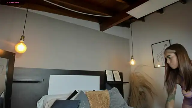 SaraaJhonsonn online show from 28, 3, 2026