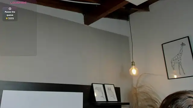 SaraaJhonsonn online show from 22, 2, 2026