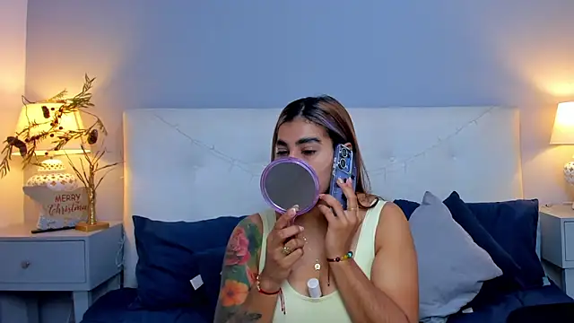 Snapshot of SaraaJhonsonn chatting on 22, 11, 2025 SaraaJhonsonn online show from 22, 11, 2025