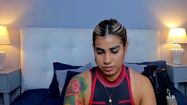 Snapshot of SaraaJhonsonn chatting on 5, 11, 2025 SaraaJhonsonn online show from 5, 11, 2025