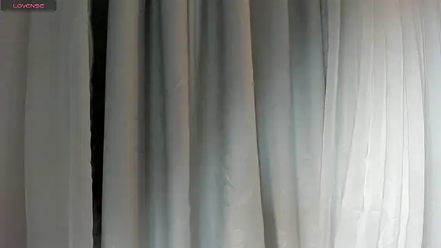 SaraaJhonsonn online show from 24, 3, 2026