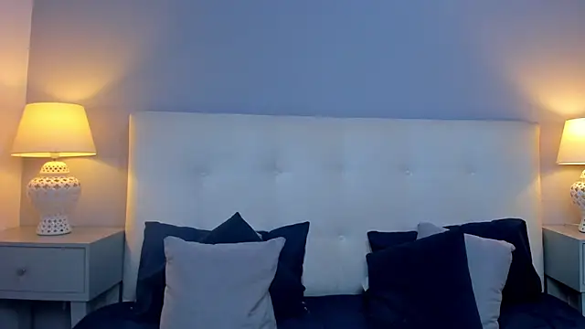 Snapshot of SaraaJhonsonn chatting on 15, 10, 2025 SaraaJhonsonn online show from 15, 10, 2025