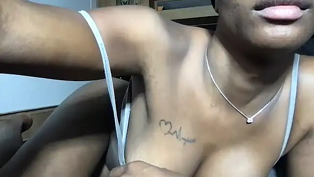 Snapshot of SeductiveMiahBrown chatting on 4, 2, 2026 SeductiveMiahBrown online show from 4, 2, 2026