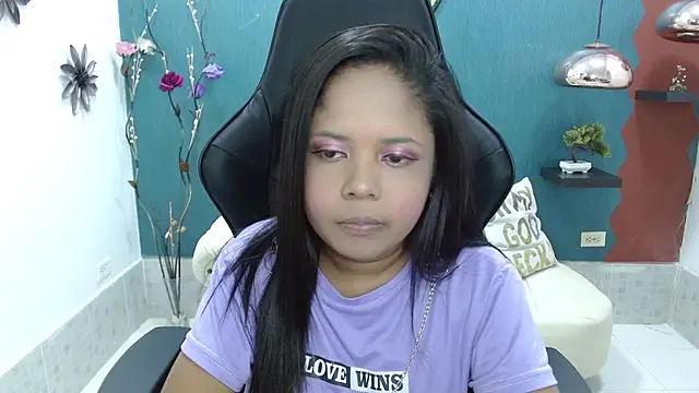 Melikasweetz online show from 5, 3, 2025