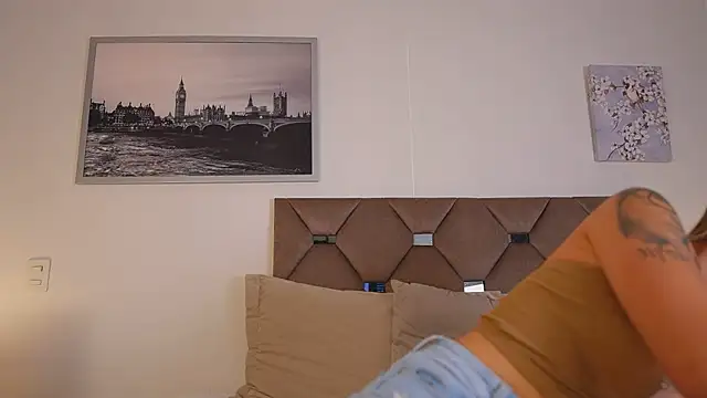 Gabbysantos  online show from 30, 10, 2025