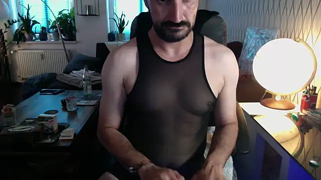 Snapshot of tomz0819 chatting on 7, 7, 2026 tomz0819 online show from 7, 7, 2026