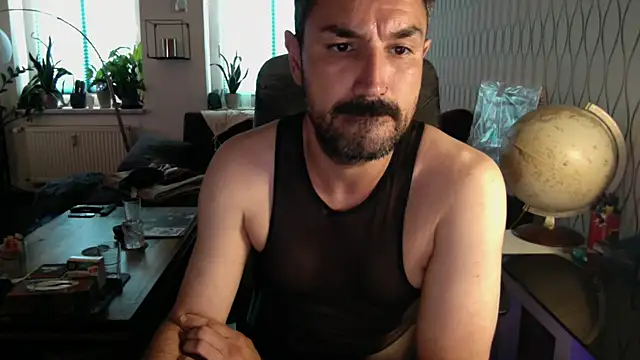 Snapshot of tomz0819 chatting on 6, 7, 2026 tomz0819 online show from 6, 7, 2026