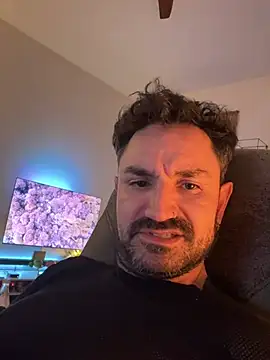 tomz0819 online show from 12, 4, 2026