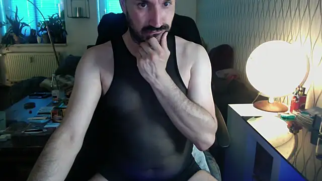 Snapshot of tomz0819 chatting on 19, 6, 2026 tomz0819 online show from 19, 6, 2026