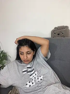 cloe small online show from 22, 2, 2025