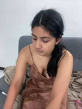 cloe small online show from 5, 2, 2025