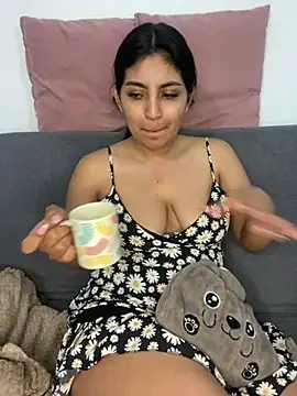 cloe small online show from 20, 2, 2025