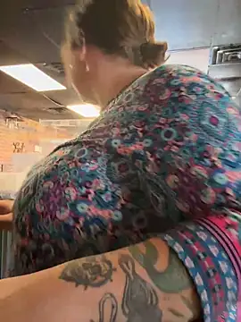 lairarose online show from 22, 10, 2025