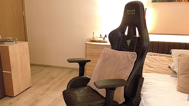 joycesilver online show from 5, 12, 2025