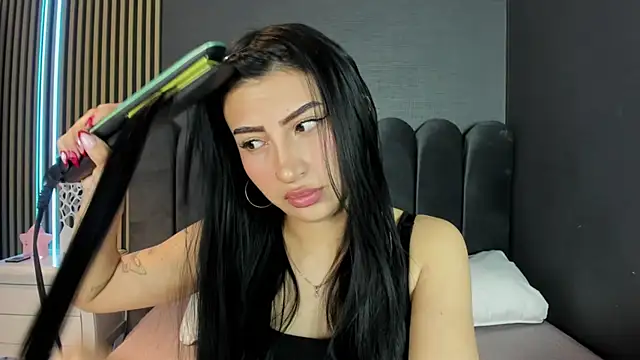 Nicolette ks  online show from 11, 3, 2026