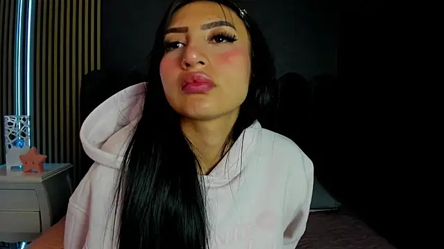 Nicolette ks  online show from 2, 5, 2026