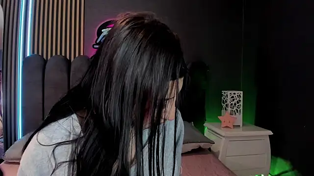 Nicolette ks  online show from 5, 6, 2026