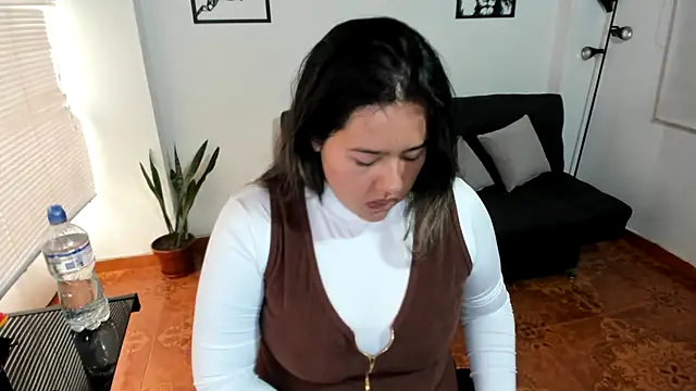 LinaBrowm online show from 10, 4, 2026