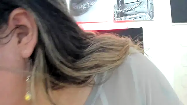 LinaBrowm online show from 11, 2, 2026