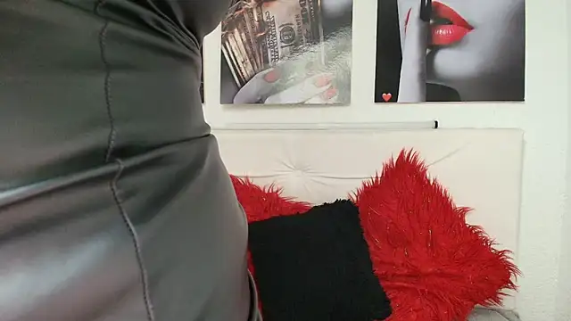 LinaBrowm online show from 9, 6, 2026