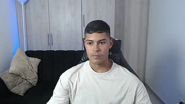 Snapshot of Iamdylan777 chatting on 23, 10, 2025 Iamdylan777 online show from 23, 10, 2025