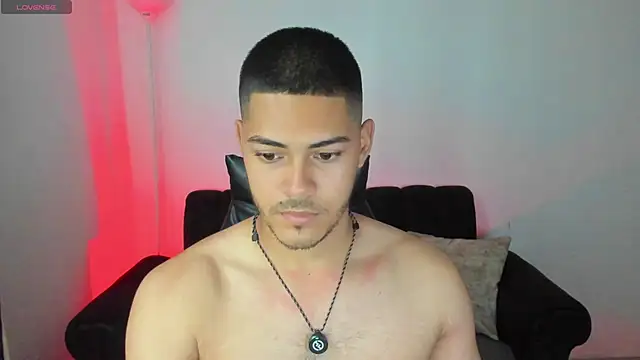 Snapshot of Iamdylan777 chatting on 4, 6, 2026 Iamdylan777 online show from 4, 6, 2026