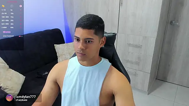 Snapshot of Iamdylan777 chatting on 13, 3, 2025 Iamdylan777 online show from 13, 3, 2025