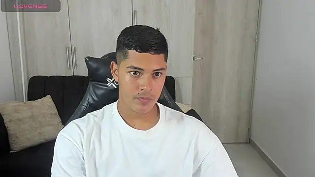 Snapshot of Iamdylan777 chatting on 15, 10, 2025 Iamdylan777 online show from 15, 10, 2025