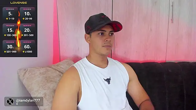 Snapshot of Iamdylan777 chatting on 25, 2, 2025 Iamdylan777 online show from 25, 2, 2025
