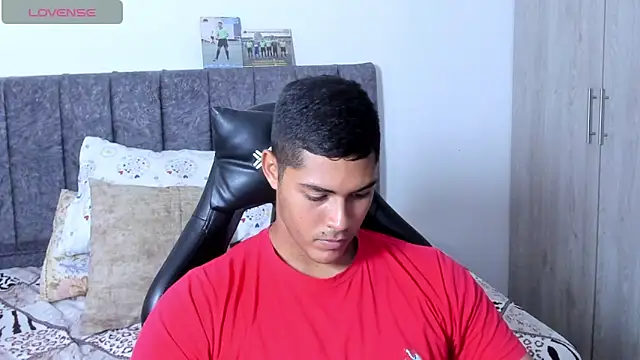 Snapshot of Iamdylan777 chatting on 20, 11, 2025 Iamdylan777 online show from 20, 11, 2025