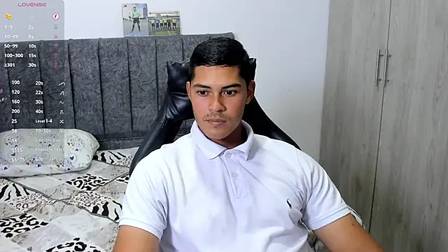 Snapshot of Iamdylan777 chatting on 21, 11, 2025 Iamdylan777 online show from 21, 11, 2025