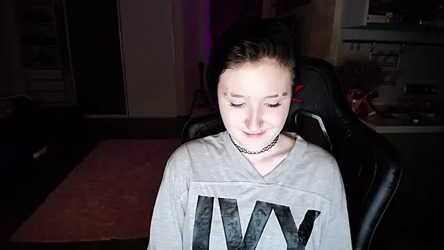 Kira Bakker online show from 26, 2, 2025