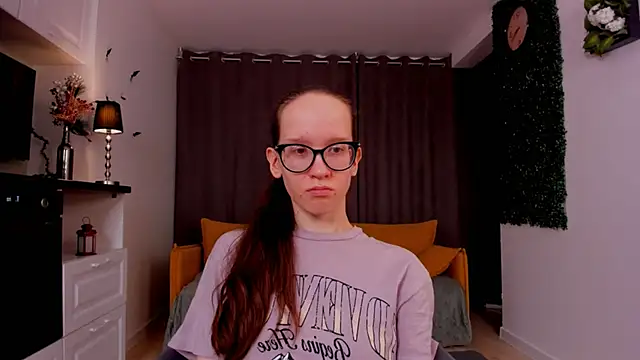 BettyBrowni online show from 5, 3, 2025