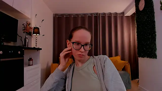 BettyBrowni online show from 2, 3, 2025