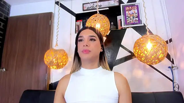 Snapshot of victoria_aleia_ chatting on 25, 10, 2025 victoria aleia online show from 25, 10, 2025