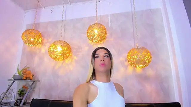 victoria aleia  online show from 25, 2, 2025