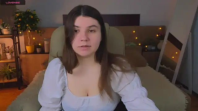 Snapshot of Viola__Shy chatting on 5, 5, 2026 Viola Shy online show from 5, 5, 2026