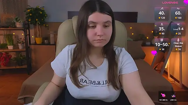 Snapshot of Viola__Shy chatting on 28, 5, 2026 Viola Shy online show from 28, 5, 2026