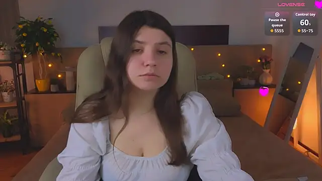 Viola  Shy online show from 15, 4, 2026