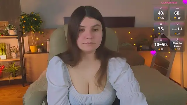 Snapshot of Viola__Shy chatting on 29, 4, 2026 Viola Shy online show from 29, 4, 2026