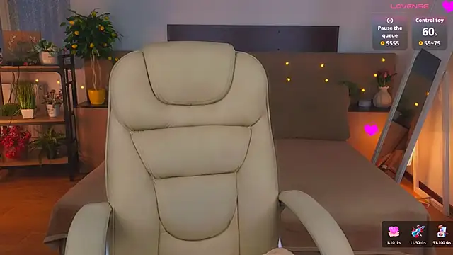 Snapshot of Viola__Shy chatting on 27, 5, 2026 Viola Shy online show from 27, 5, 2026