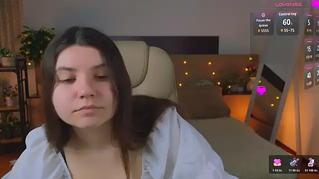 Snapshot of Viola__Shy chatting on 8, 5, 2026 Viola Shy online show from 8, 5, 2026