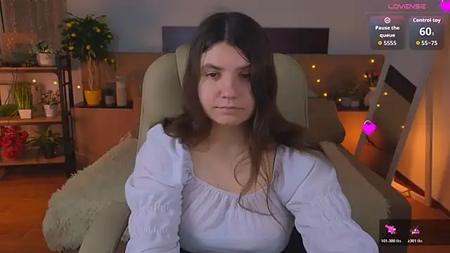 Snapshot of Viola__Shy chatting on 23, 5, 2026 Viola Shy online show from 23, 5, 2026