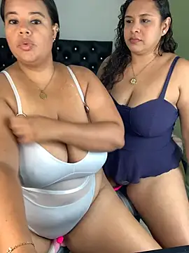 twocurvylatins online show from 31, 5, 2026
