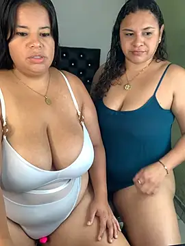 twocurvylatins online show from 2, 6, 2026