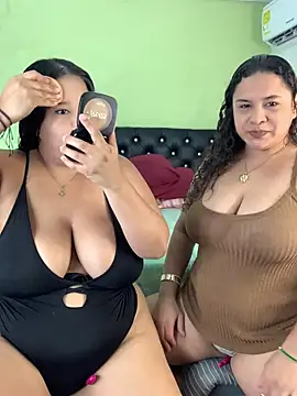 twocurvylatins online show from 24, 10, 2025