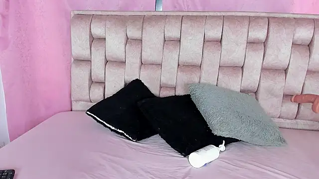 Emma Evelyn online show from 29, 11, 2025