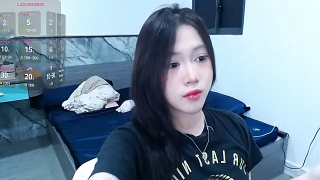 Snapshot of Lin_SiYee chatting on 28, 11, 2025 Lin SiYee online show from 28, 11, 2025