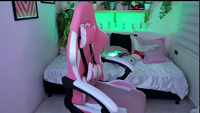 Fernanda   online show from 13, 2, 2026