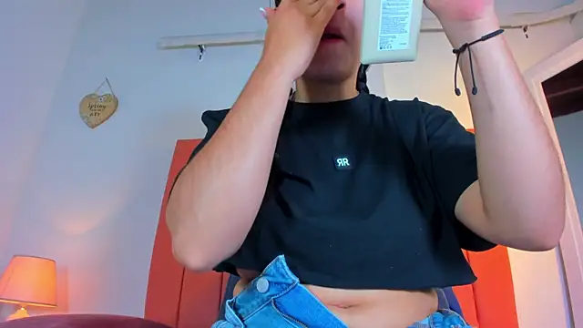 Snapshot of valen_rose0 chatting on 29, 11, 2025 valen rose0 online show from 29, 11, 2025